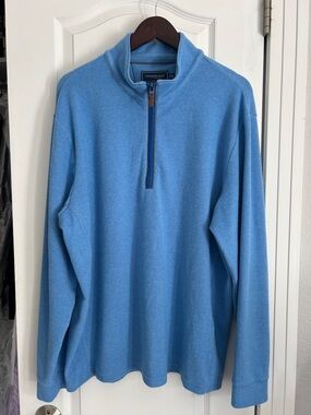 Like new Men’s Vineyard Vines quarter zip
